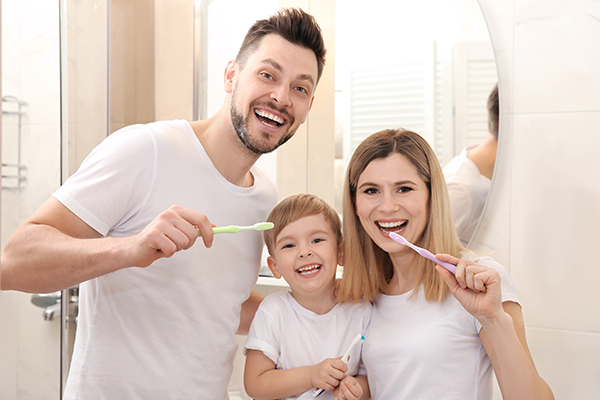How Teenagers Can Benefit From Seeing A Family Dentist For Dental Cleanings